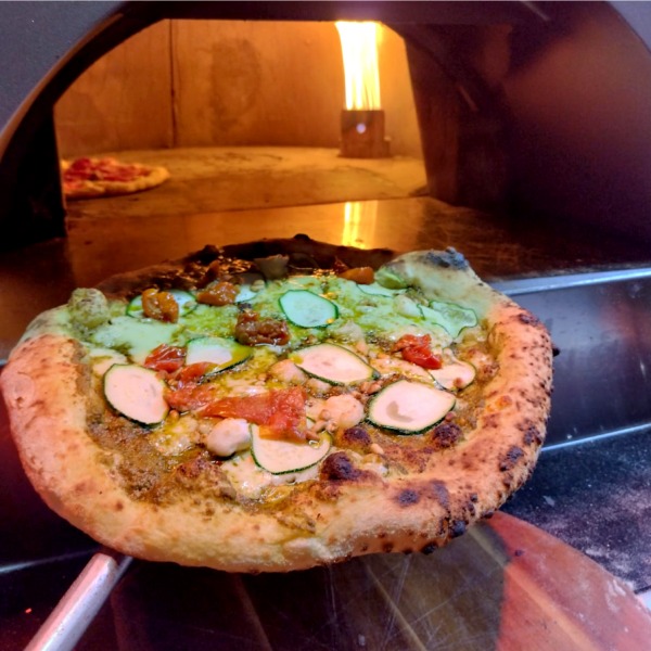 Neapolitan style pizzas cooked in under 3 minutes!